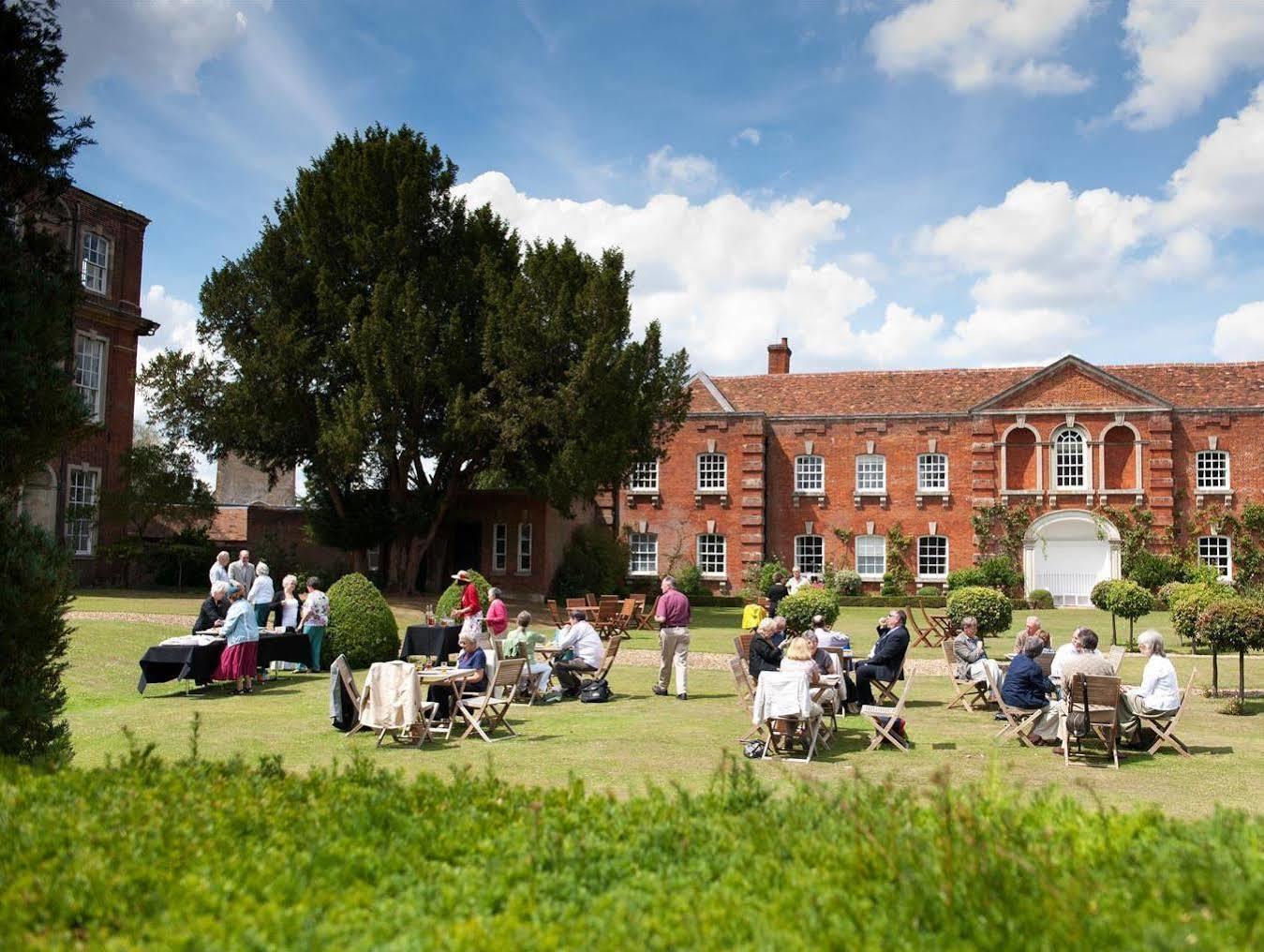 Chicheley Hall Exterior photo